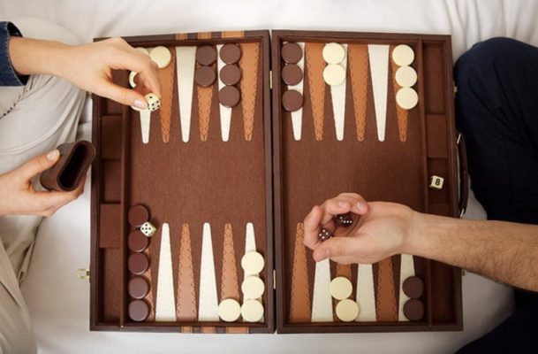 Cách chơi Backgammon chi tiết cho người mới bắt đầu cần biết